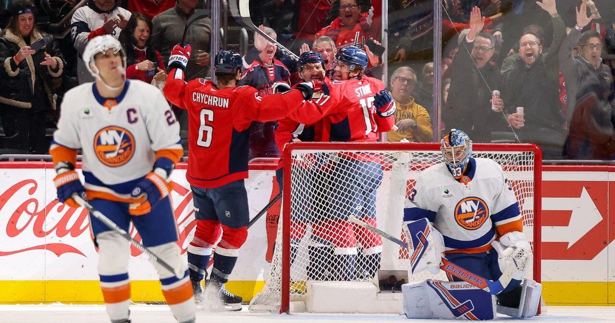Islanders come unglued in second period, fall to Capitals