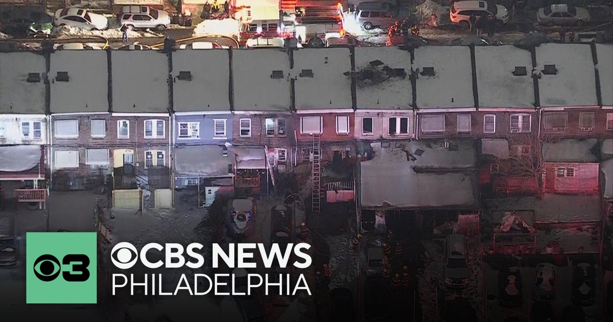 5 homes damaged in fire in Fairhill, Philadelphia; firefighter treated for minor injuries