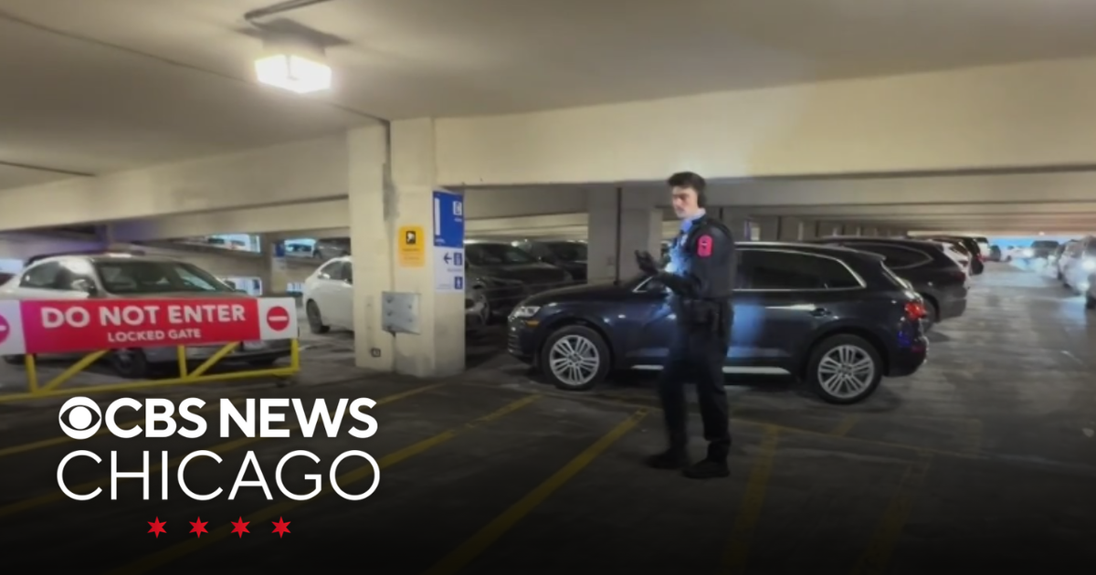 Search on for shooters in 2 attacks on Chicago's West Side - CBS Chicago