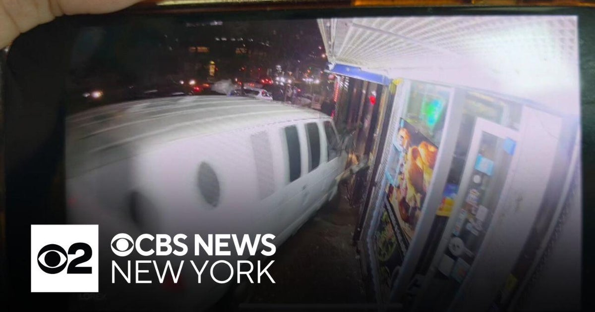 Video shows out-of-control Bronx driver before hitting pedestrians on sidewalk