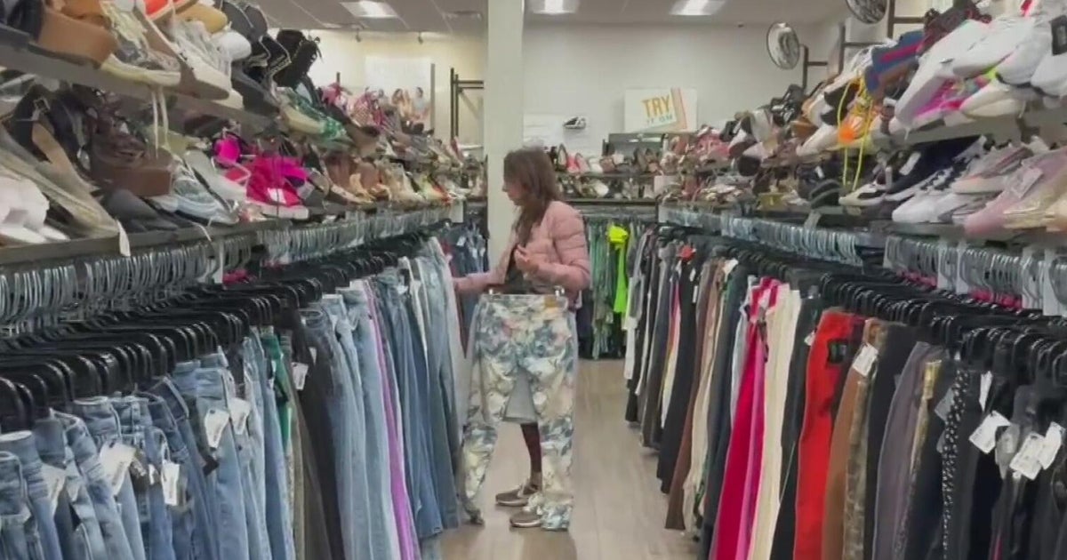 More people turning to thrift store shopping due to economy