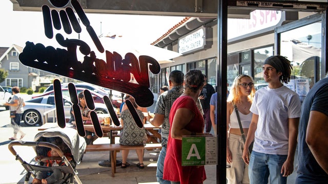 food and portraits at villa's tacos for a restaurant review 