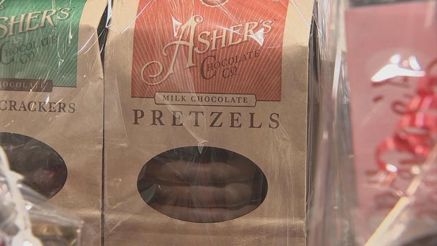 ashers-chocolate-pretzels.jpg 