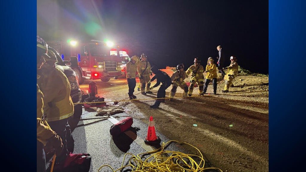 1 killed after car plunges 500 feet off Highway 1 in Big Sur - CBS San ...