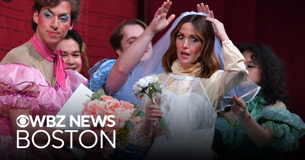 Actress Rose Byrne honored as Hasty Pudding's Woman of the Year