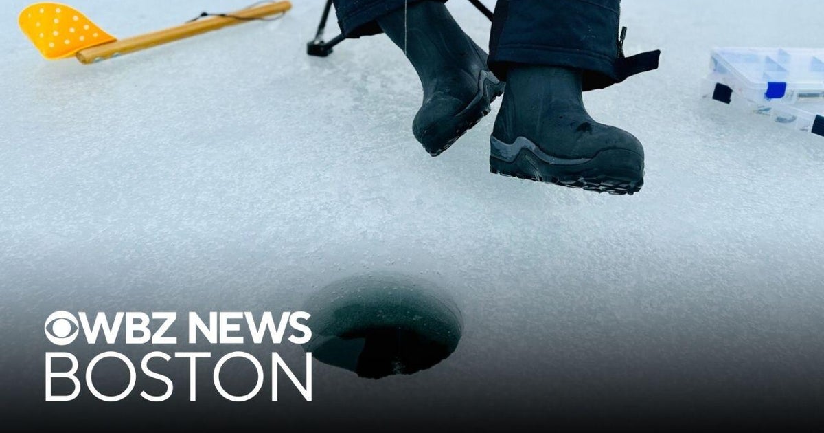 Massachusetts firefighters, police issue warning to stay off ice