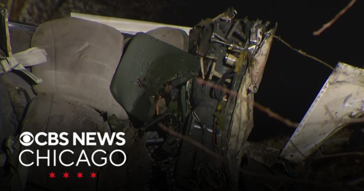 Small plane carry 1 person crashed in residential neighborhood in Boone County