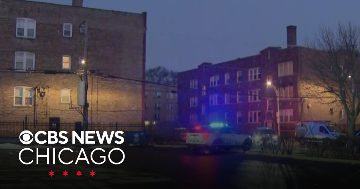 Woman shot in Chicago's Auburn Gresham neighbolrhood - CBS Chicago