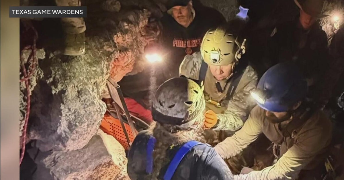 Researchers rescued after 12‑hour cave operation in West Texas