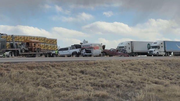 i-25-30-car-pileup-scene.jpg 