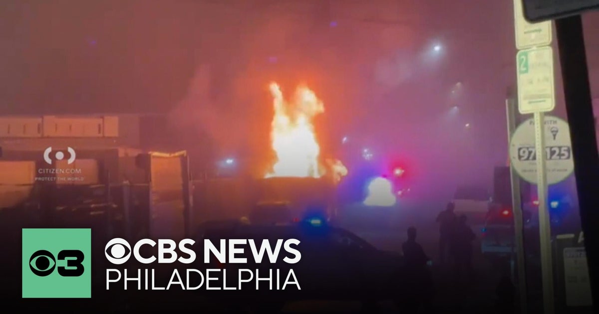 1 person hurt after fire rips through trailer in Frankford section of ...