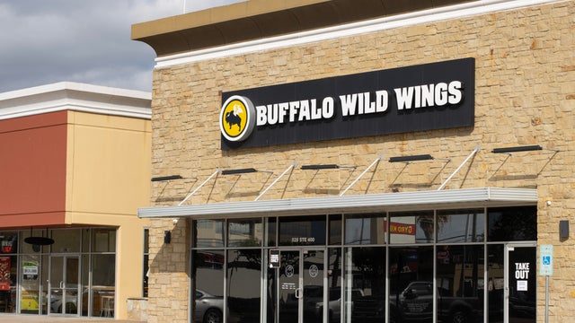 Buffalo Wild Wings Restaurant 