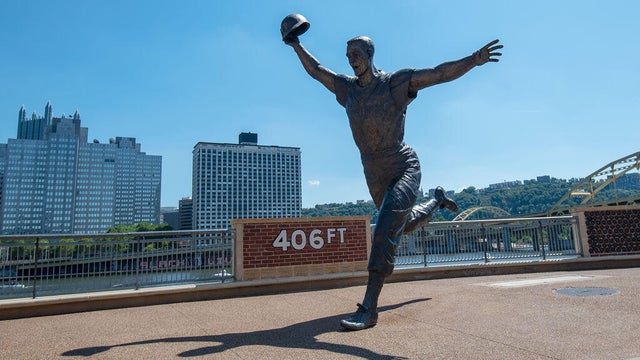 Cleveland Indians v Pittsburgh Pirates 