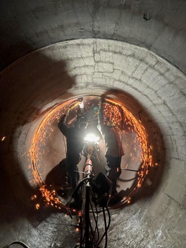 blue-mesa-dam-2-welding-blind-gate-u-s-bureau-of-reclamation.jpg 