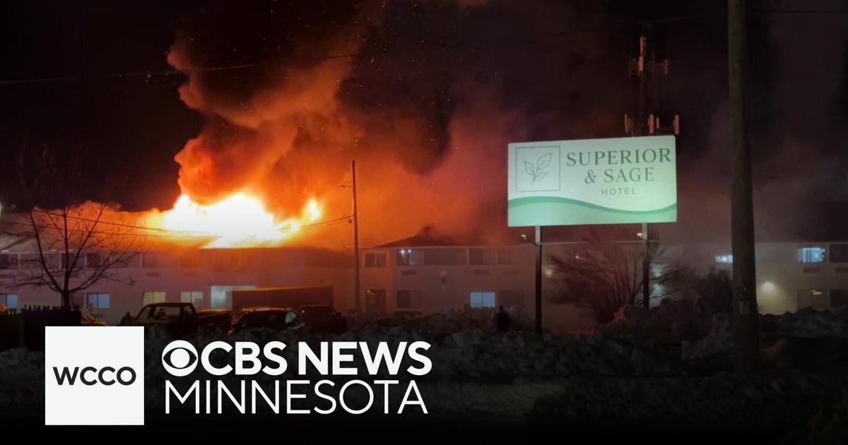 1 hurt in fire at hotel in Superior, Wisconsin - CBS Minnesota