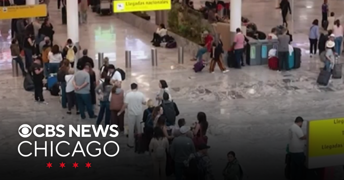 Travelers return to Chicago after being stranded in Mexico amid violence