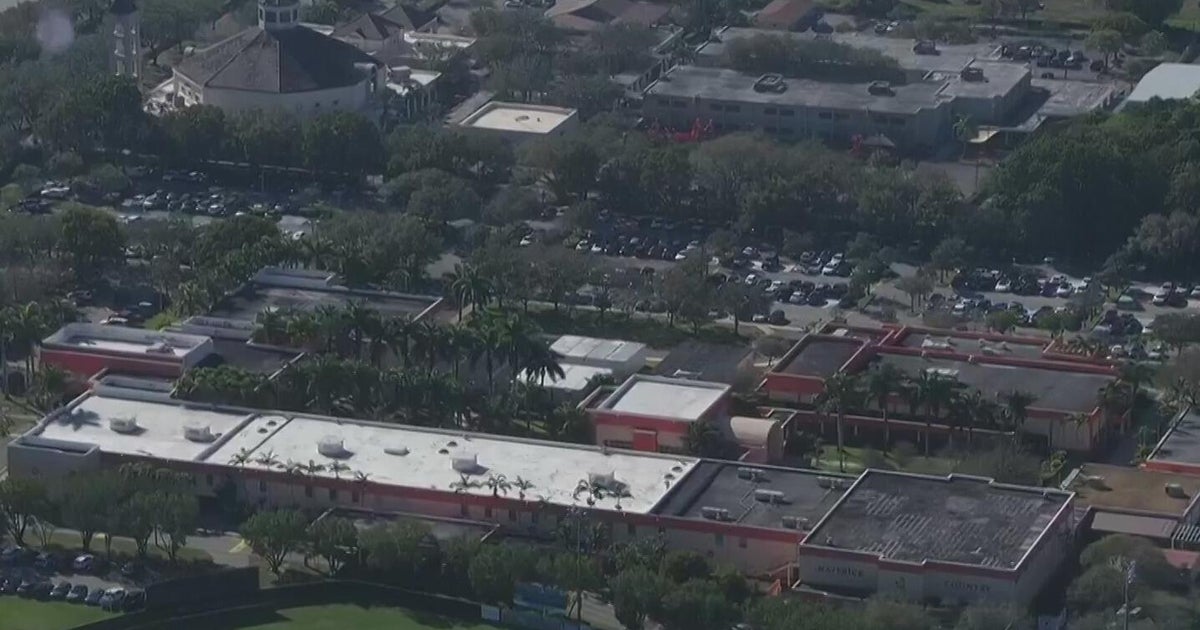 2 Broward schools locked down after nearby