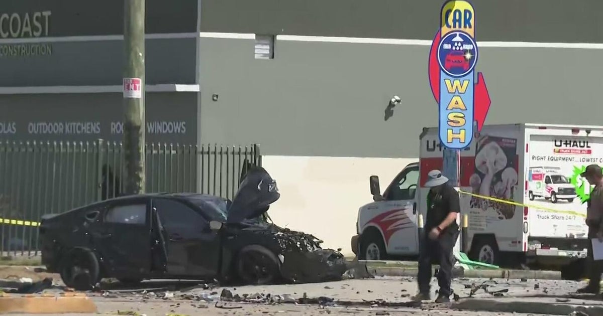 1 killed, several hurt in violent northwest Miami-Dade crash - CBS Miami