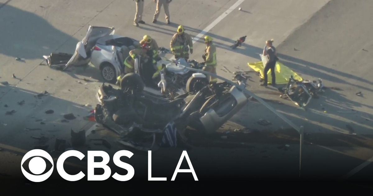 2 dead, 3 hospitalized with major injuries after crash on 23 Freeway in ...