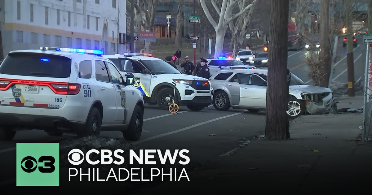 Motorcyclist dies after car detaches from tow truck in Philadelphia, police searching for driver