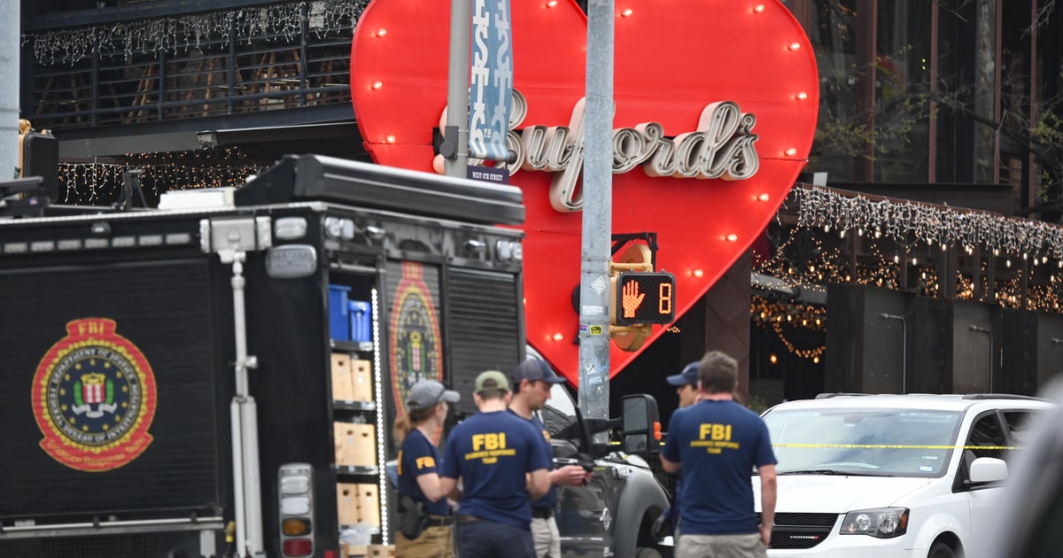 At least 2 killed in Austin, Texas bar shooting; FBI probes "potential nexus to terrorism"