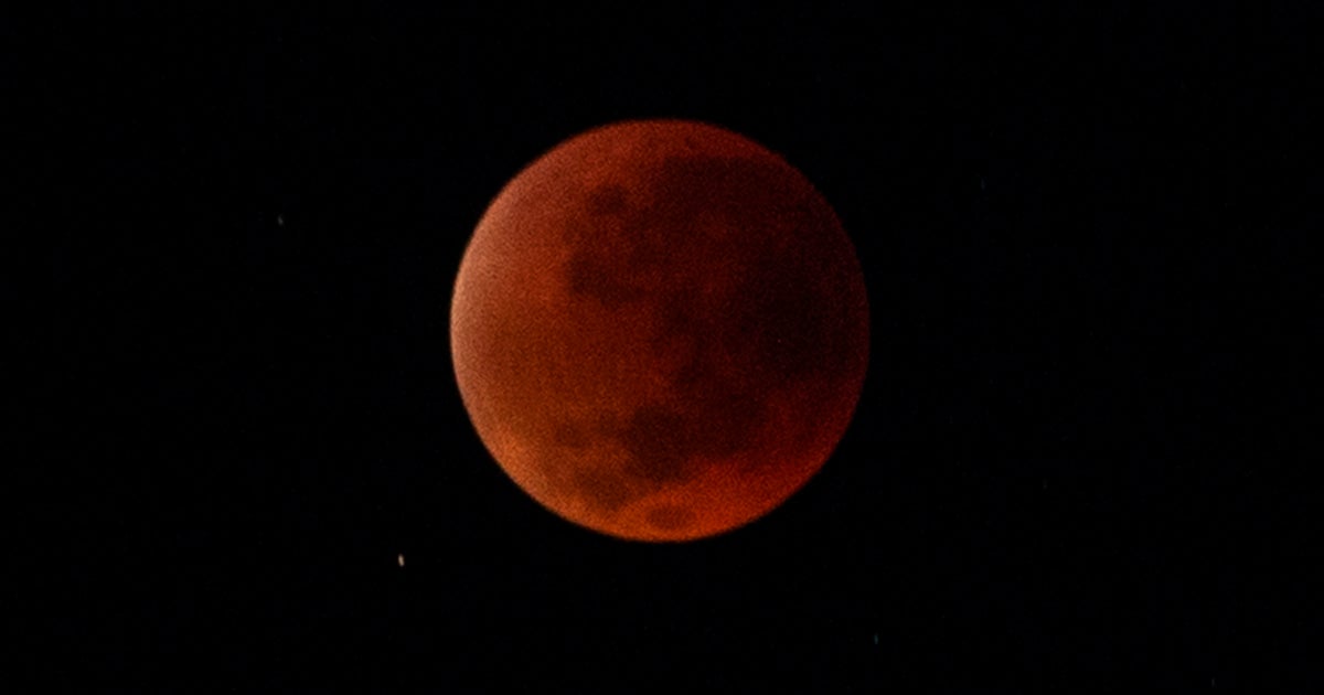A total lunar eclipse is coming to the Boston area Tuesday morning