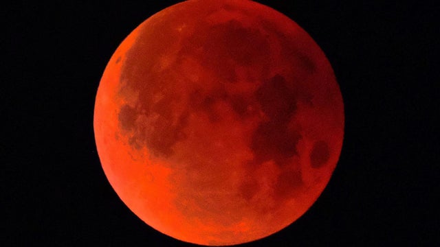 Full "Blood Moon" Lunar Eclipse As Seen From Australia 