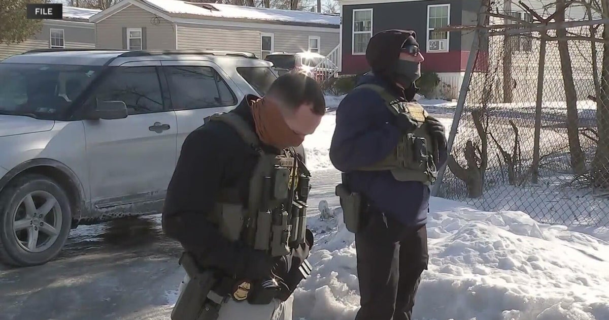 Denver bans federal law enforcement officers from covering their faces