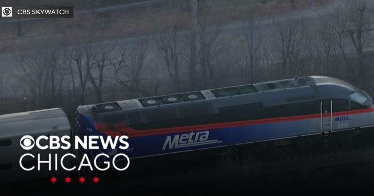 Pedestrian hit, killed by Metra MD train in Edgebrook - CBS Chicago