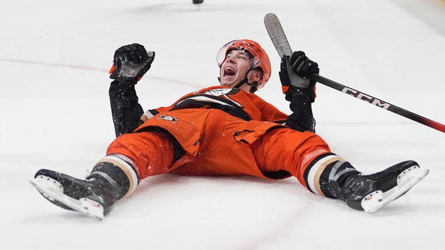 APTOPIX Islanders Ducks Hockey 