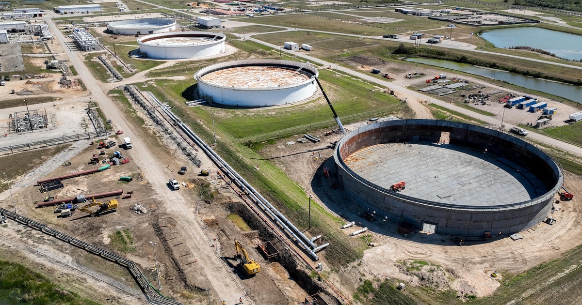 Could tapping the Strategic Petroleum Reserve lower gas prices?