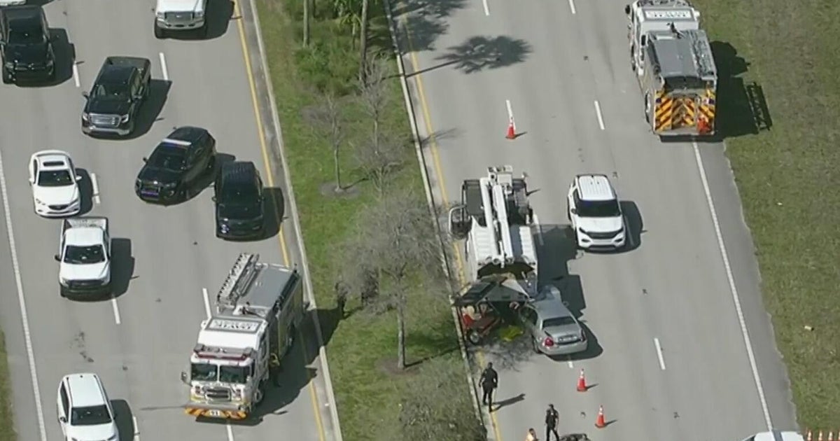 1 dead, 1 hospitalized after a Broward crash shutting down a portion of Flamingo Road
