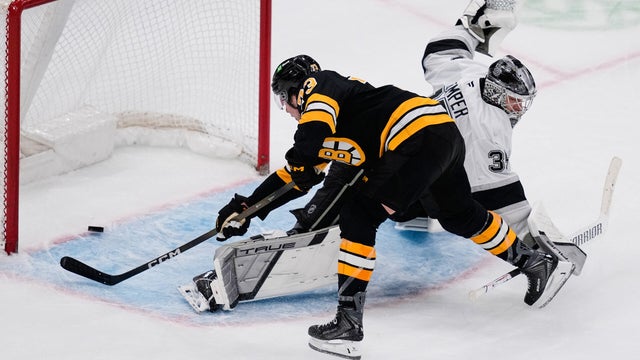 Charlie McAvoy Bruins 