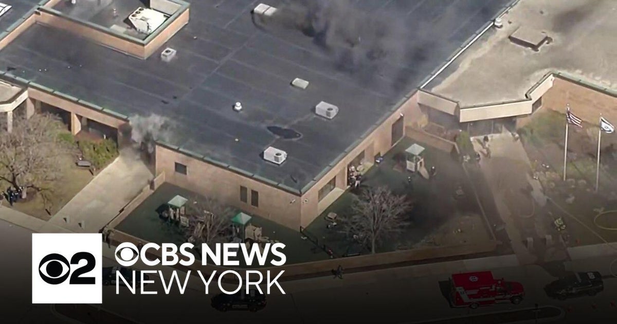Michigan synagogue attack prompts reaction in NYC - CBS New York