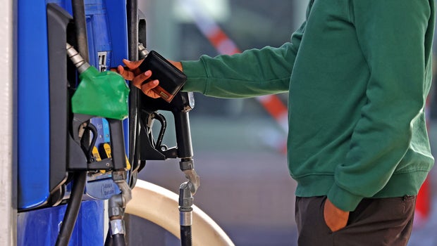 Gas prices in Massachusetts hit record Labor Day high