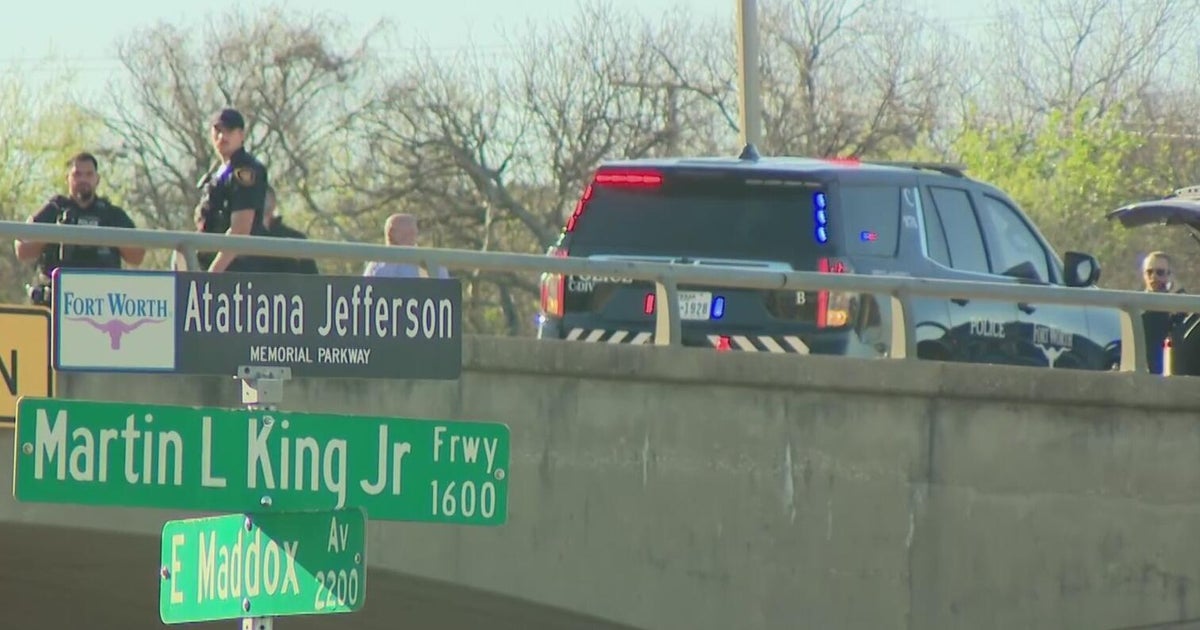 1 dead after Fort Worth police shooting on Highway 287 - CBS Texas