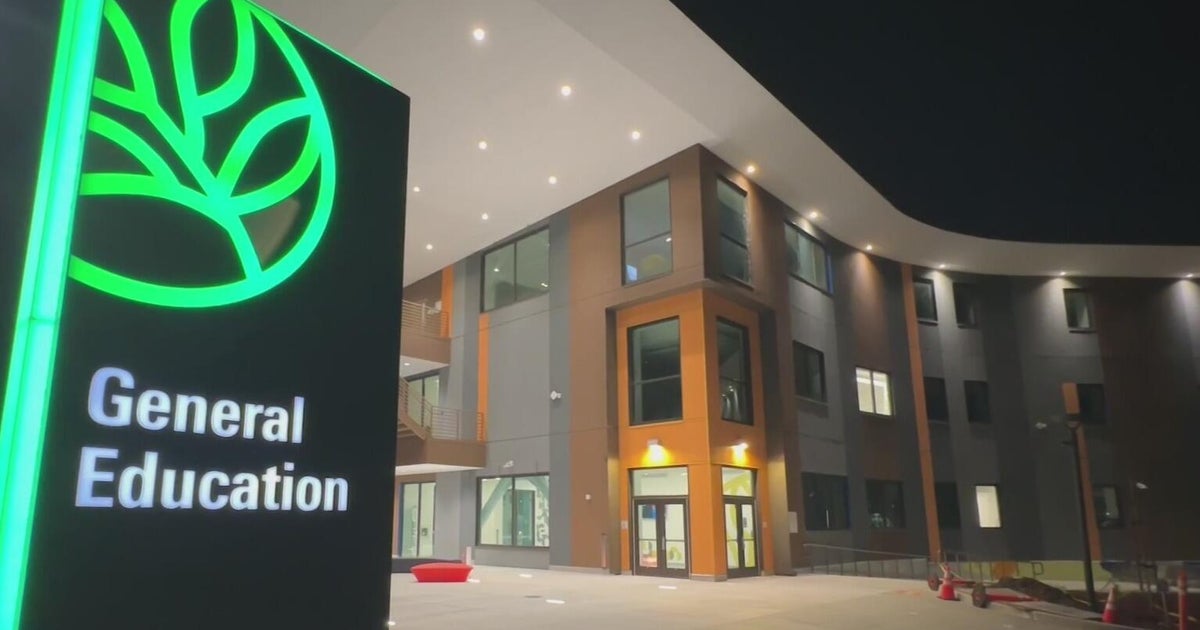 Surge in community college enrollment reflects uncertainty about layoffs, AI impact