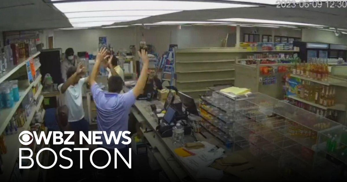 7 Massachusetts residents charged for allegedly faking robberies to help gain special visas