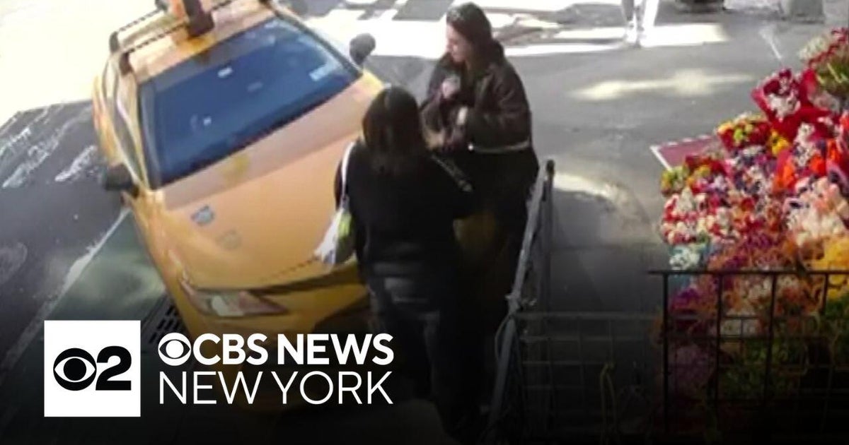 Video shows taxi hit pedestrians, crash into NYC deli - CBS New York