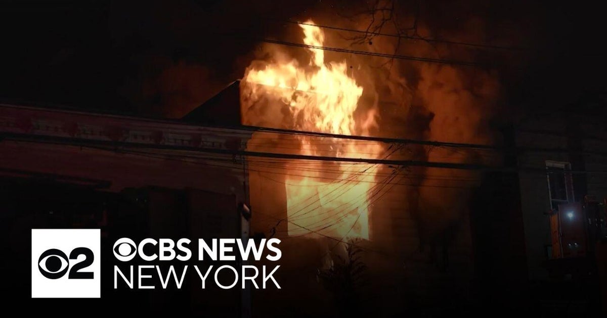 6 hurt, including 2 children, in Brooklyn house fire - CBS New York
