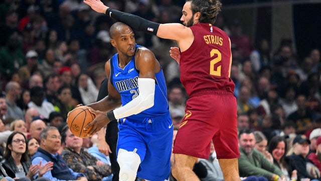 Dallas Mavericks v Cleveland Cavaliers 