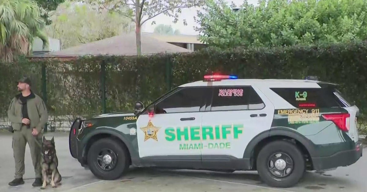 Zoo Miami bomb threats remain under investigation: