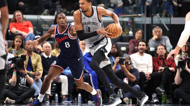 San Antonio Spurs v Los Angeles Clippers 