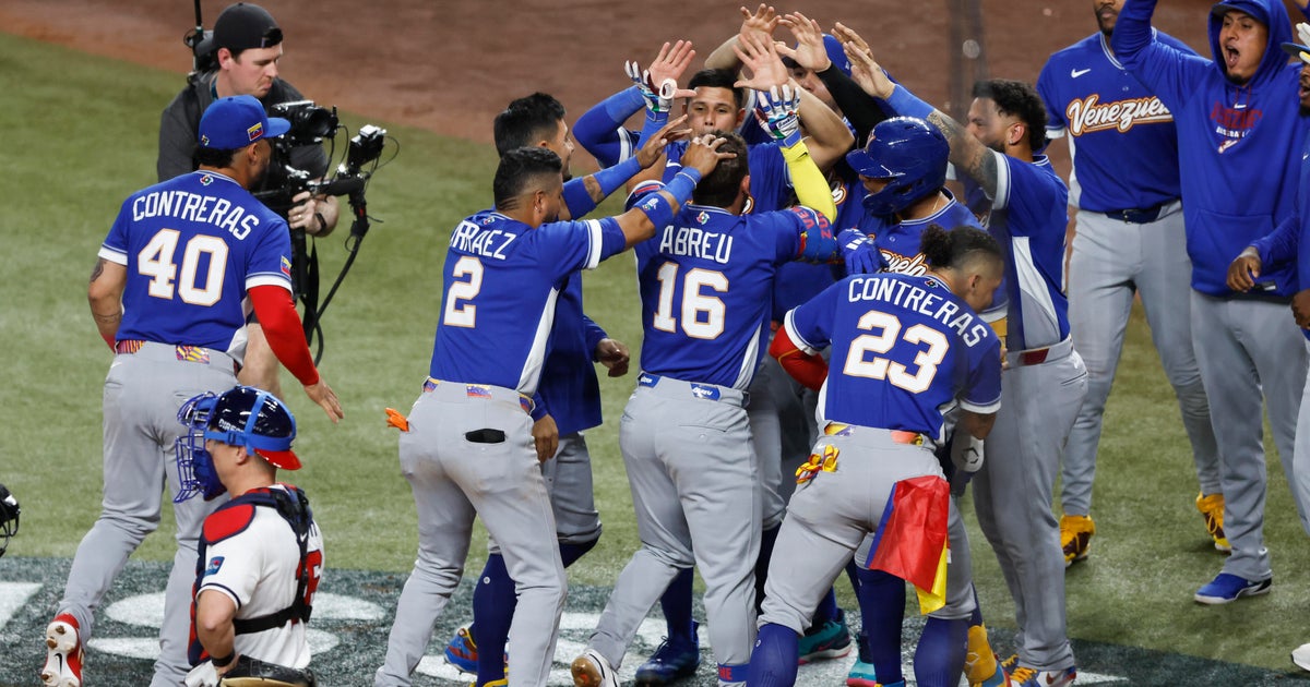 Venezuela defeats U.S. 3-2 for first World Baseball Classic title