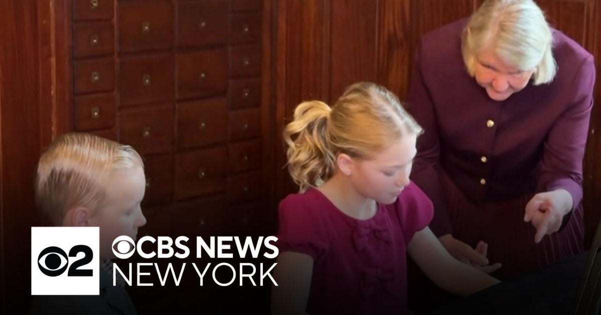 Family of pianists set to perform at NYC's Carnegie Hall - CBS New York