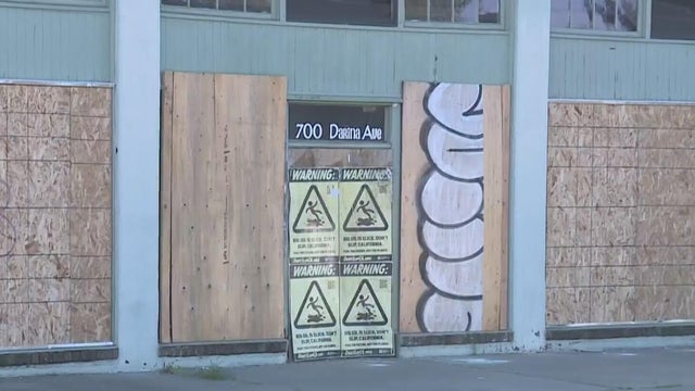 sacramento-boarded-up-building.jpg 