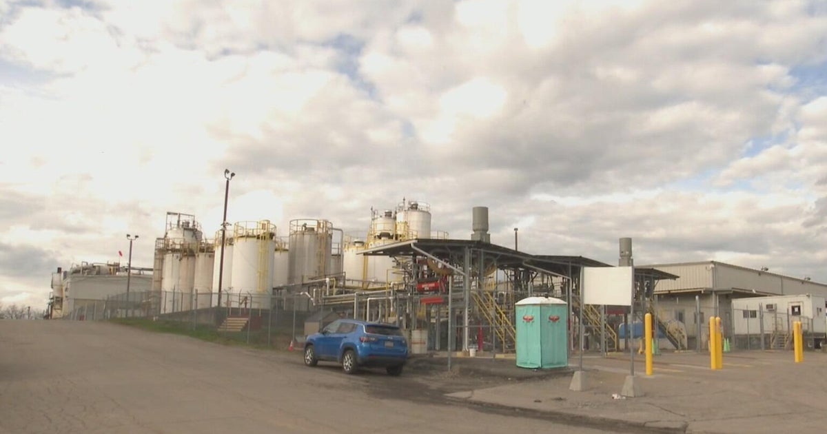 Frustrated with smell from Pennsylvania Sherwin-Williams plant, residents pack council meeting