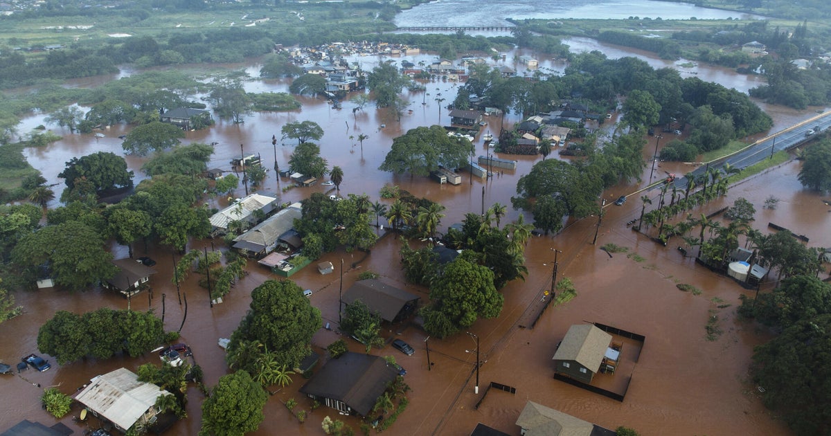 Hawaii flooding prompts evacuation orders for more than 4,000 people