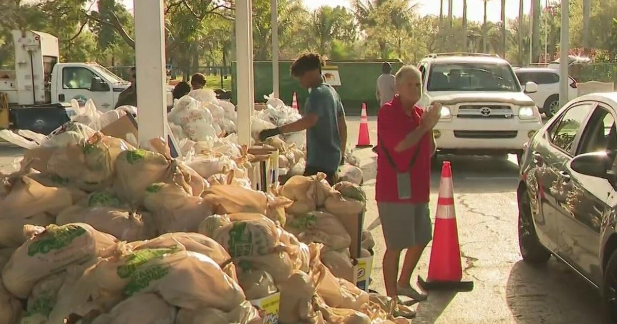 City of Pembroke Park hosts a food drive for federal employees without pay