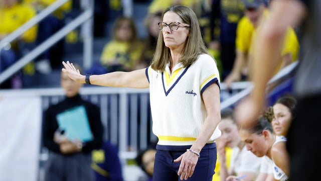 NCAA Holy Cross Michigan Basketball 